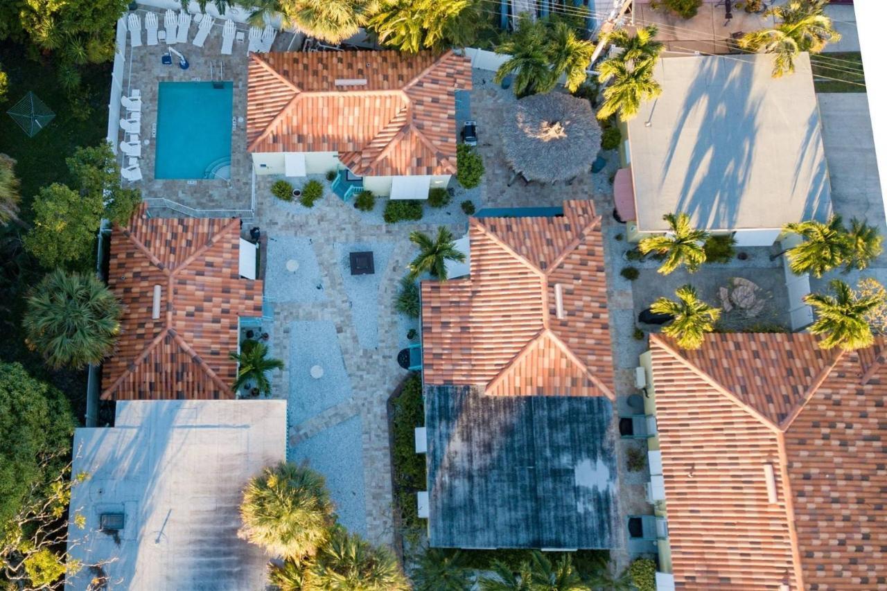 2 - Island Paradise Cottages - Sea Breeze St. Pete Beach Exterior photo