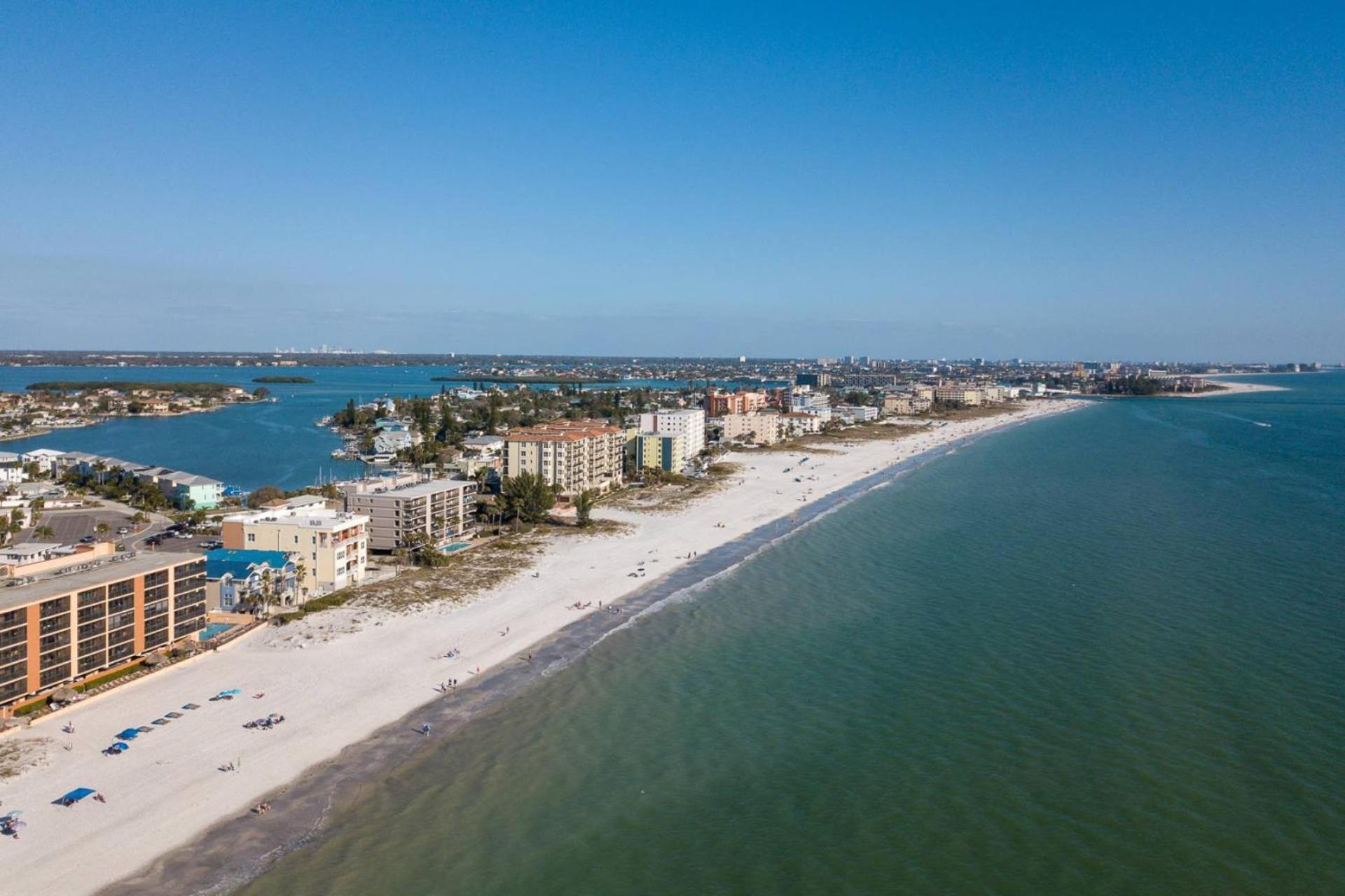 2 - Island Paradise Cottages - Sea Breeze St. Pete Beach Exterior photo